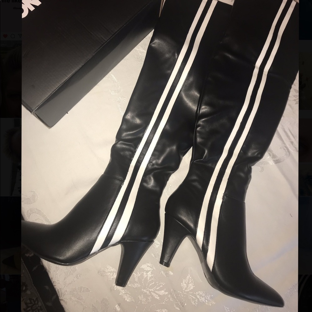 Black boots with White double stripe NEW